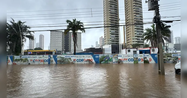 Imagem ilustrativa da notícia Maré alta e chuva forte deixam ruas de Belém no fundo neste sábado, 1