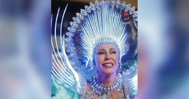 Imagem ilustrativa da notícia Paolla Oliveira chora em último desfile como rainha de bateria