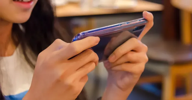 Imagem ilustrativa da notícia Escolas municipais adotam nova lei que proíbe celulares