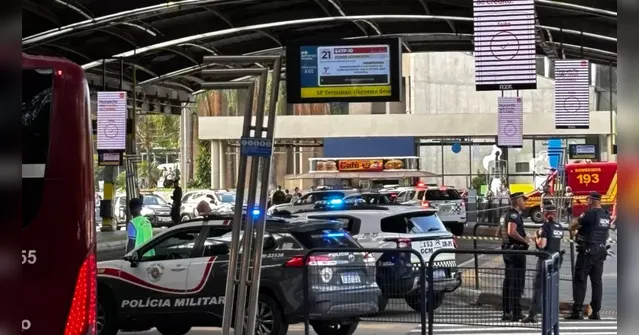 Imagem ilustrativa da notícia Bomba explode e isola área do terminal em São Paulo