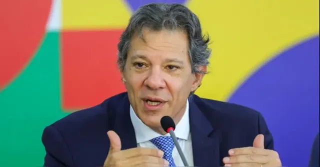 Imagem ilustrativa da notícia Governo decide revogar norma sobre fiscalização do Pix