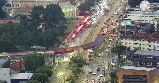 Imagem ilustrativa da notícia Almirante Barroso: ocupação da via completa mais de 6h