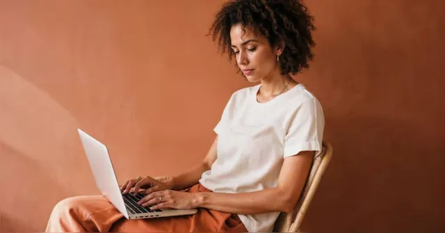 Imagem ilustrativa da notícia Febraban oferece 3.100 bolsas para mulheres em cursos de tecnologia