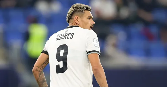 Imagem ilustrativa da notícia Santos acerta contratação de Tiquinho em troca com Botafogo