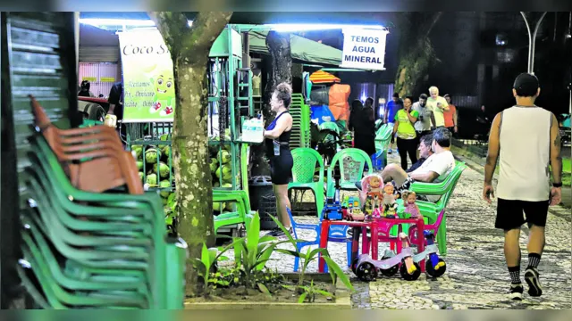 Imagem ilustrativa da notícia Vendedores de água de coco e guaraná mantêm legado em Belém