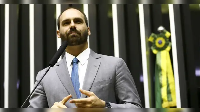 Imagem ilustrativa da notícia Eduardo Bolsonaro anuncia licença do mandato e decide morar nos EUA