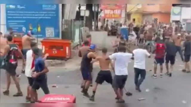 Imagem ilustrativa da notícia Briga entre flamenguistas e tricolores leva caos às ruas do Rio