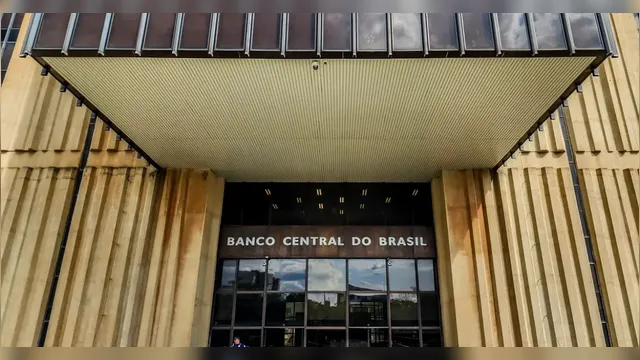 Imagem ilustrativa da notícia BC anuncia falência de 2 bancos e preocupa investidores