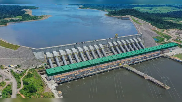 Imagem ilustrativa da notícia Torres caem e afetam transmissão de energia de Belo Monte