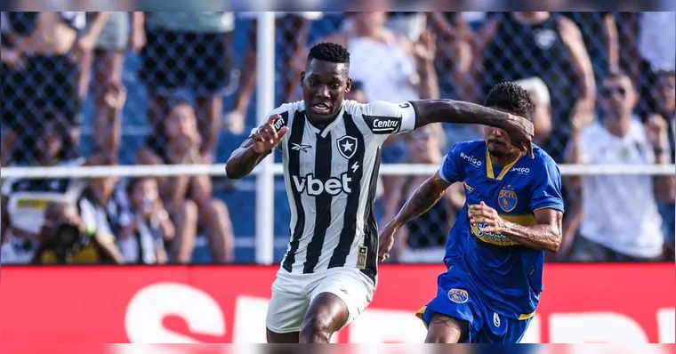 Imagem ilustrativa da notícia Botafogo perde no Carioca e liga alerta antes da Supercopa 