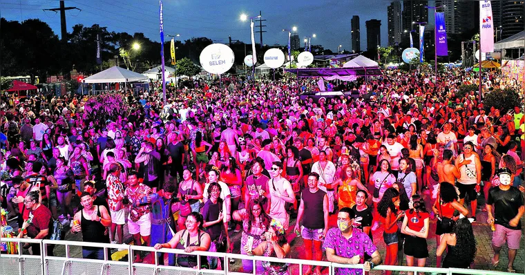 Imagem ilustrativa da notícia Foliões celebram o Circuito Mangueirosa 2025