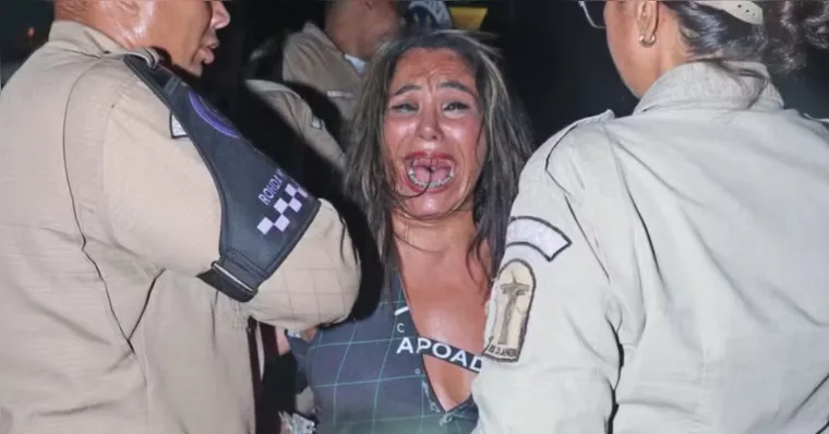 Imagem ilustrativa da notícia Saiba quem é a mulher que mordeu pessoas no camarote da Sapucaí