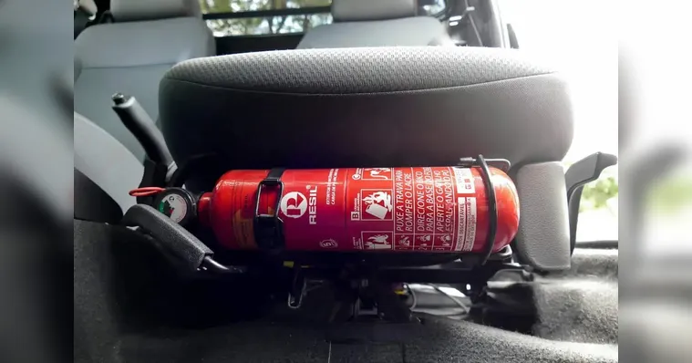 Imagem ilustrativa da notícia Sabia que extintor no carro pode gerar multa? Veja as regras