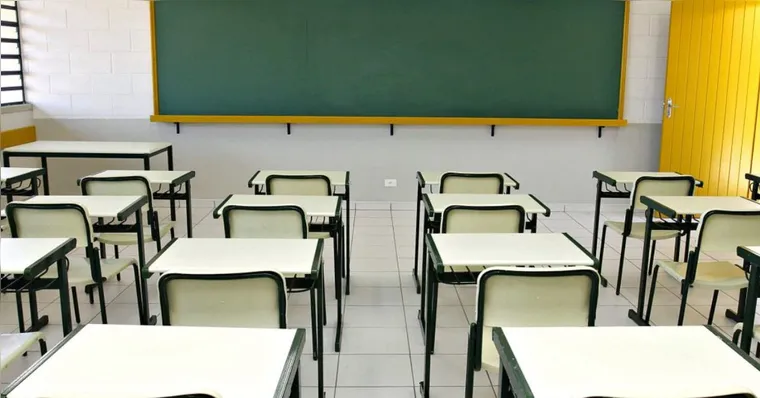 Imagem ilustrativa da notícia Professor é preso após fazer xixi em sala de aula