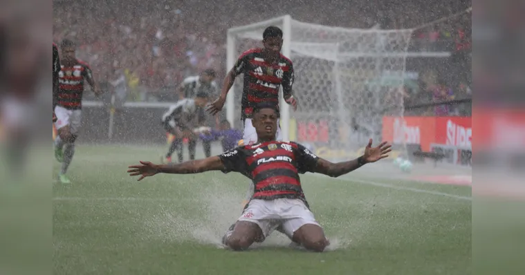 Imagem ilustrativa da notícia Flamengo passeia em Belém e fatura Supercopa Rei