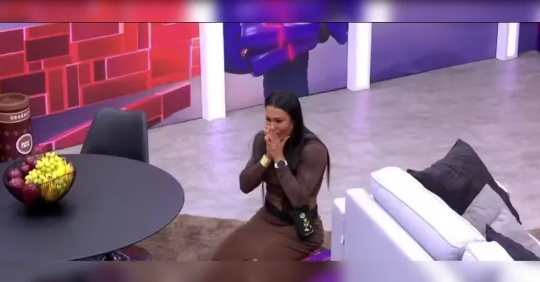 Imagem ilustrativa da notícia Gracyanne menciona Belo na 1ª noite no Quarto Secreto