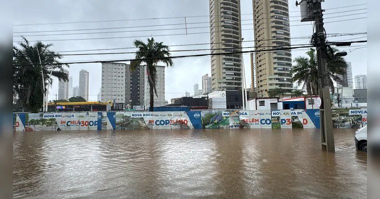 Imagem ilustrativa da notícia Maré alta e chuva forte deixam ruas de Belém no fundo neste sábado, 1