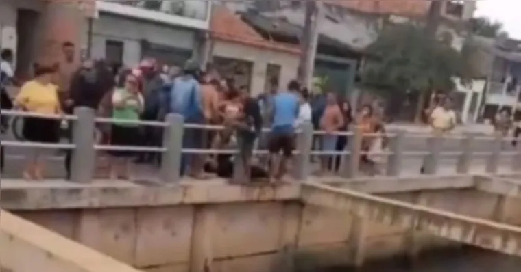 Imagem ilustrativa da notícia Ciclista é arremessado em canal após ser atropelado no Guamá