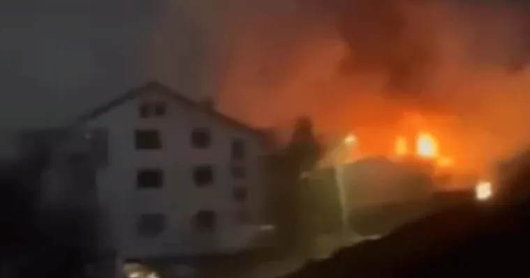 Imagem ilustrativa da notícia Tragédia na boate Pulse: 15 presos após incêndio matar 59