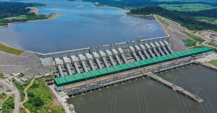Imagem ilustrativa da notícia Torres caem e afetam transmissão de energia de Belo Monte