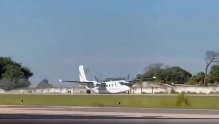 Imagem ilustrativa da notícia Avião pousa 'de barriga' em aeroporto de São Paulo