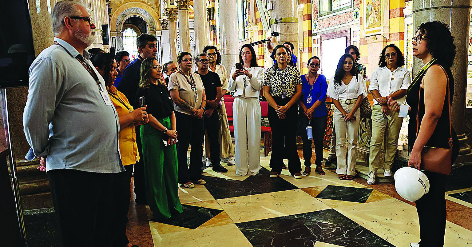 Visita oficial à obra reuniu representantes do Estado, Vale, especialistas e membros da igreja