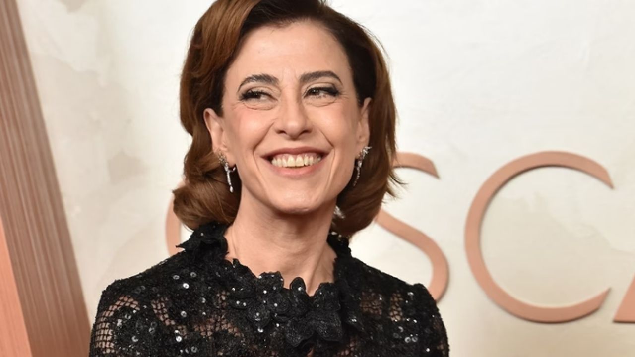 Na publicação feita pela atriz, uma foto do envelope com o nome de “Ainda Estou Aqui” revelado como o vencedor na categoria de Melhor Filme.