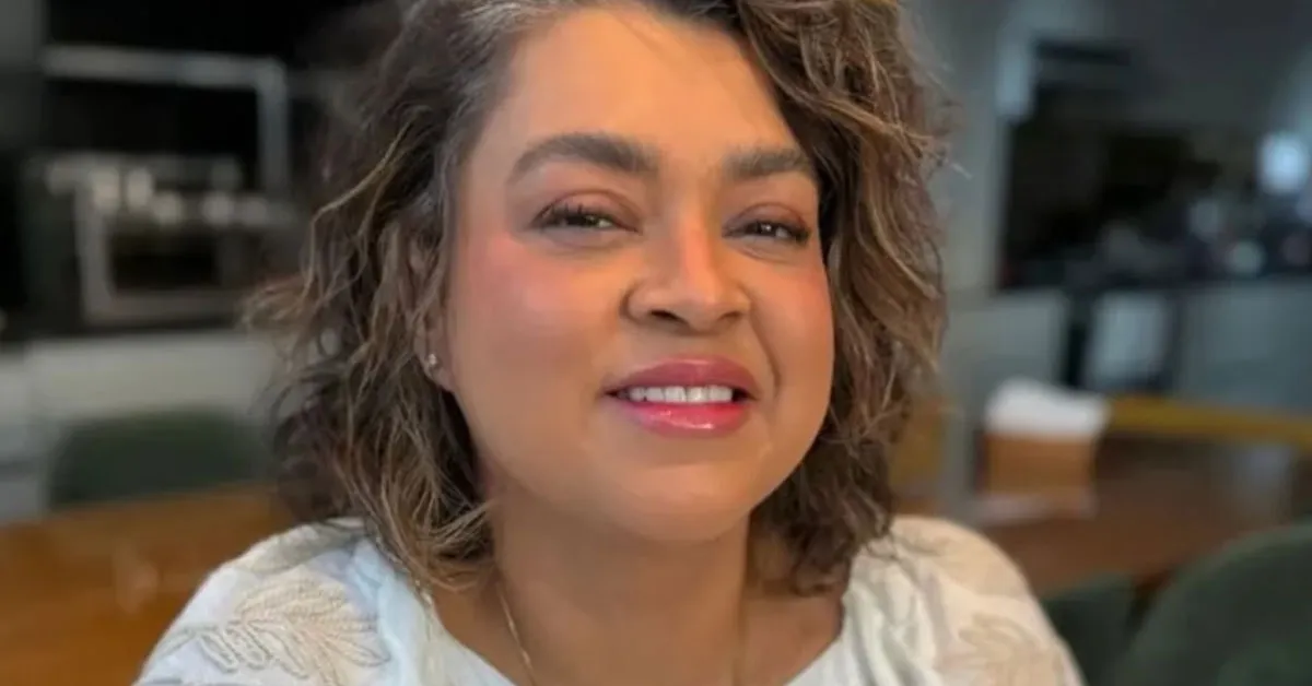 Atualmente, a cantora segue sob monitoramento médico contínuo