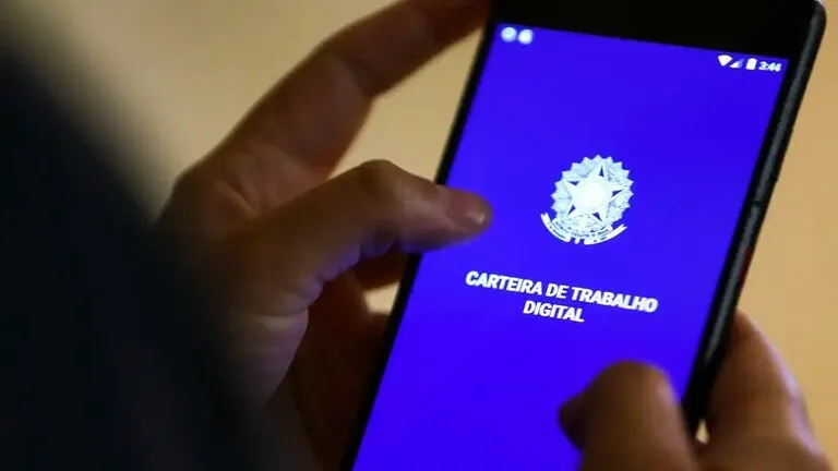 Até as 11h desta quinta-feira (3/4), foram concedidos R$ 3,3 bilhões em empréstimos consignados para trabalhadores com carteira assinada.