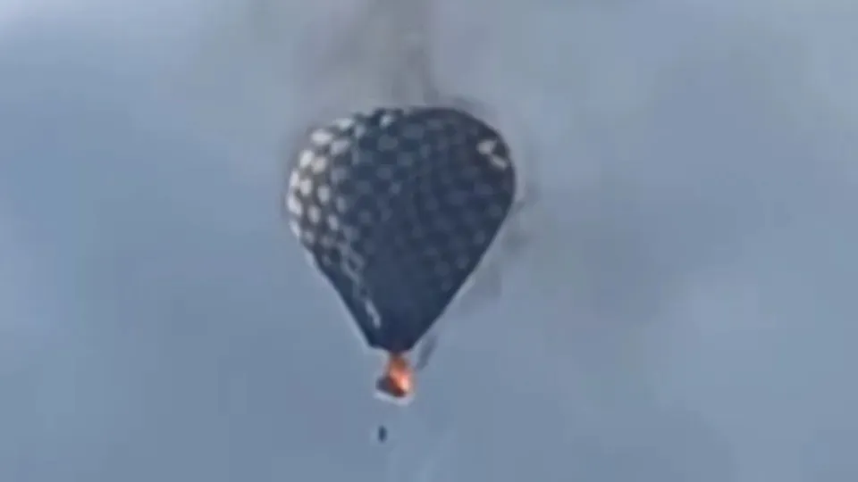 Balão em chamas no México