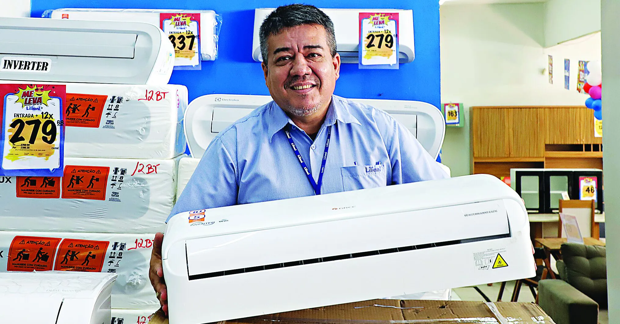De aparelhos de ar-condicionado a miniventiladores, pra vencer o calor vale tudo