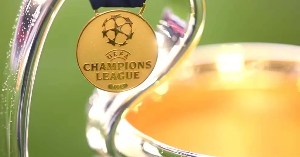 Quem leva a medalha e a taça de campeão?