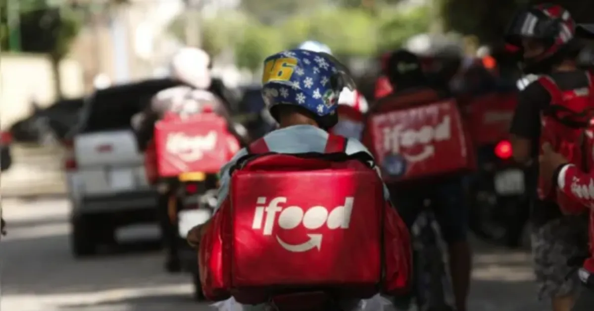Denúncias de preconceito e agressões contra trabalhadores que se recusam a entregar os produtos nas portas das residências dos clientes têm crescido no país. Mas o que fazer para evitar novas ocorrências?