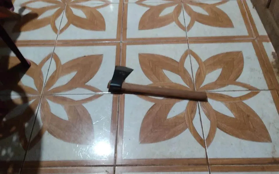 Machado usado na morte de idosa