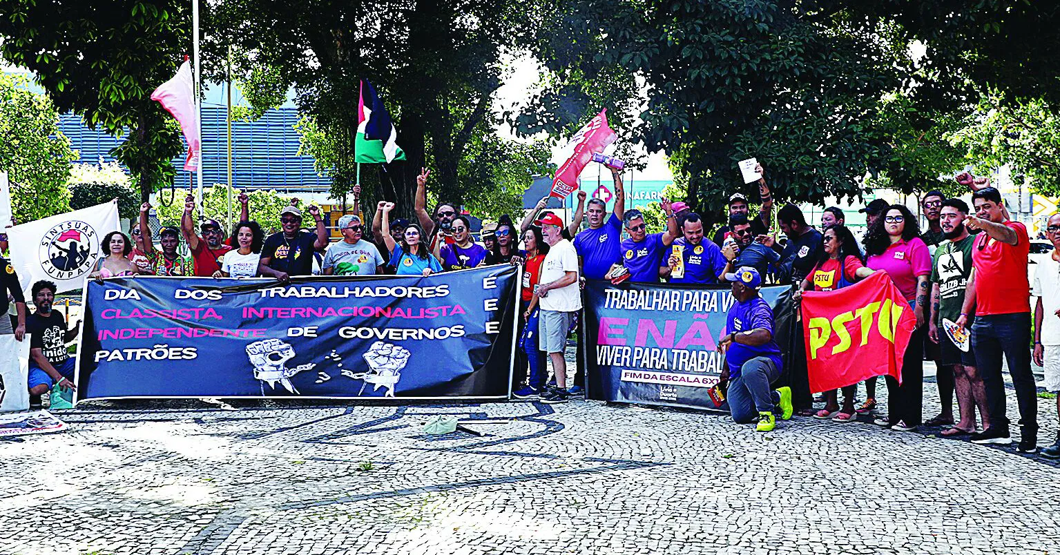 A caminhada dos trabalhadores iniciou na Praça do Operário e seguiu até a Doca de Souza Franco