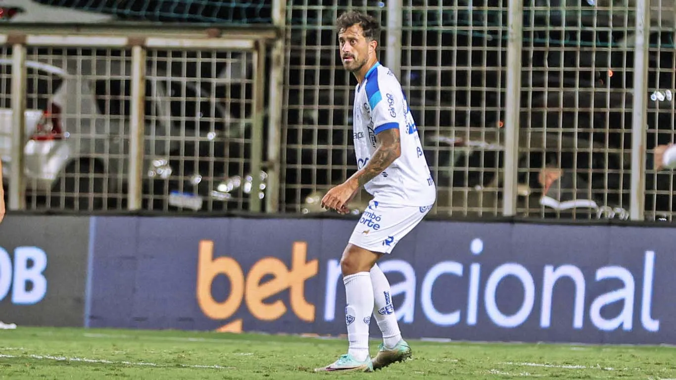 Zagueiro deverá formar dupla de zaga com Luan Freitas