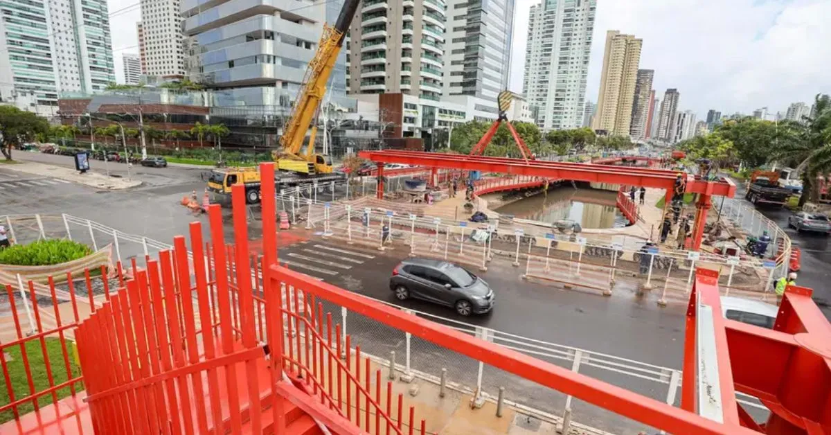 Obras, que incluem instalação de uma nova rede de esgoto, já estão 40% completas