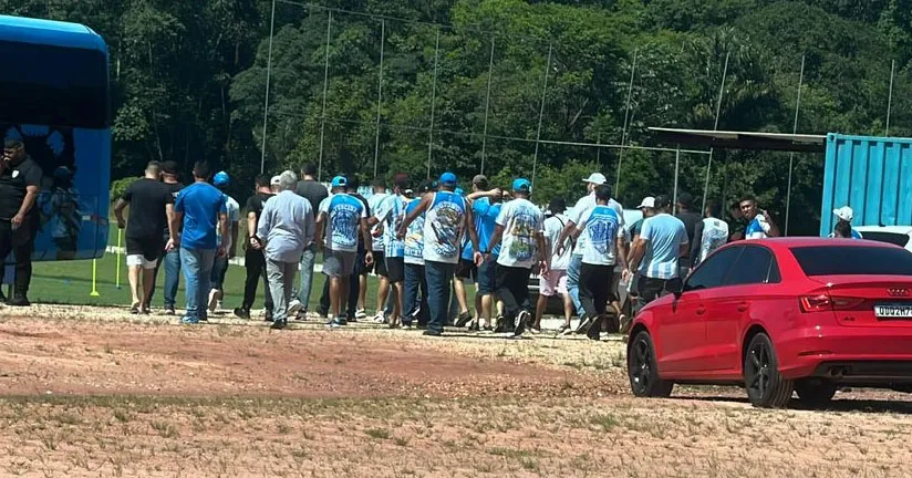 Torcedores cobram mudança de postura do time, comissão e diretoria