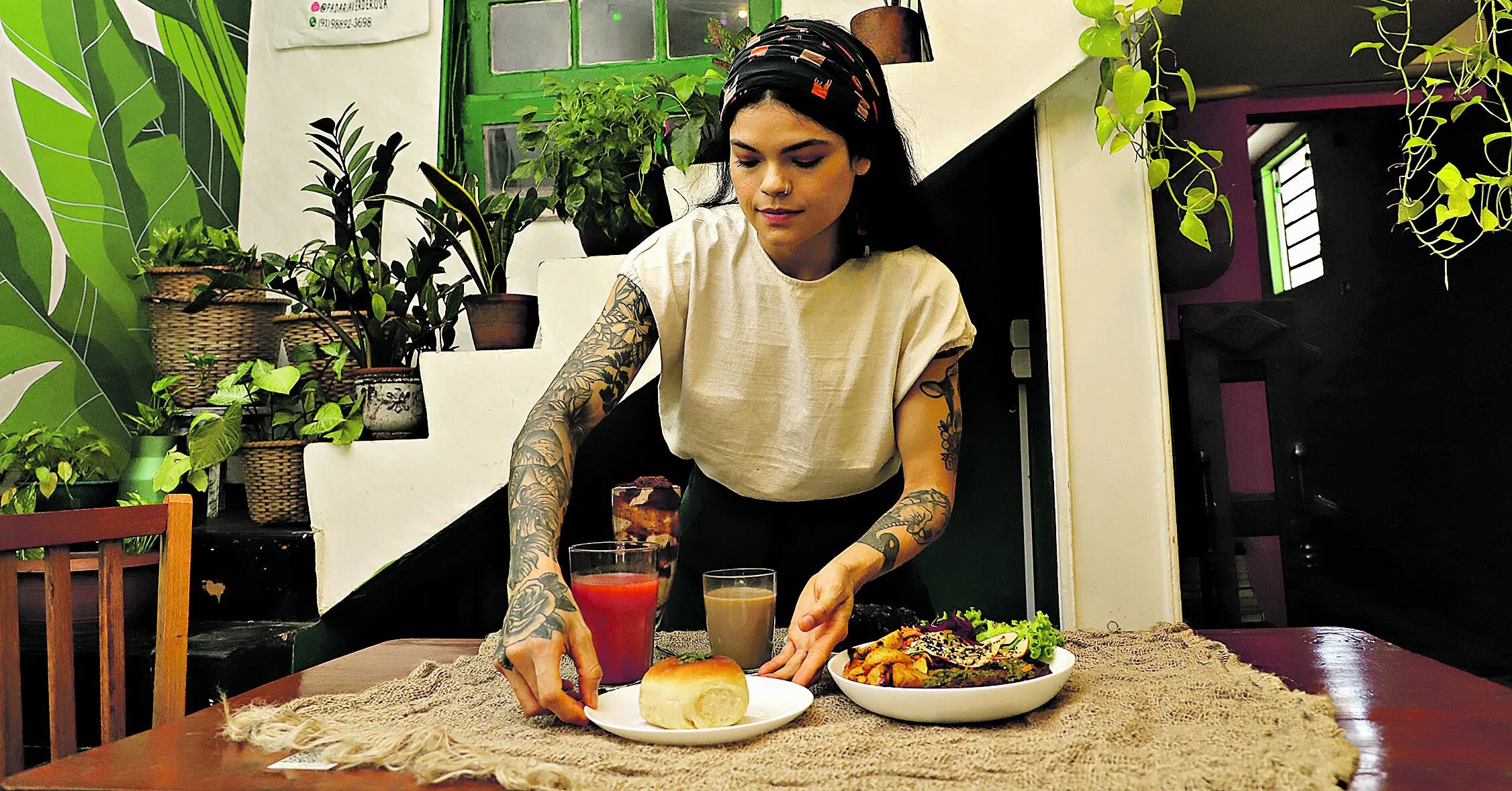 Petra Marrom, 31, sempre atuou com o veganismo e começou a empreender em 2018 com delivery