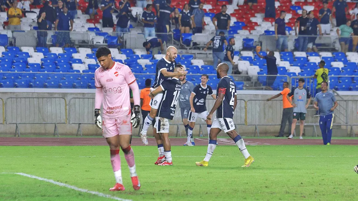 Único time sem perder nenhum jogo nas Séries A e B, Clube do Remo aproveita o bom momento no Campeonato Brasileiro.