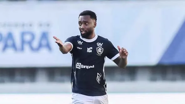 Lateral ganhou chance como titular após lesão de Alan Rodríguez