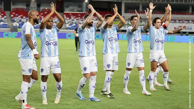 Pra erguer as mãos aos céus e agradecer
