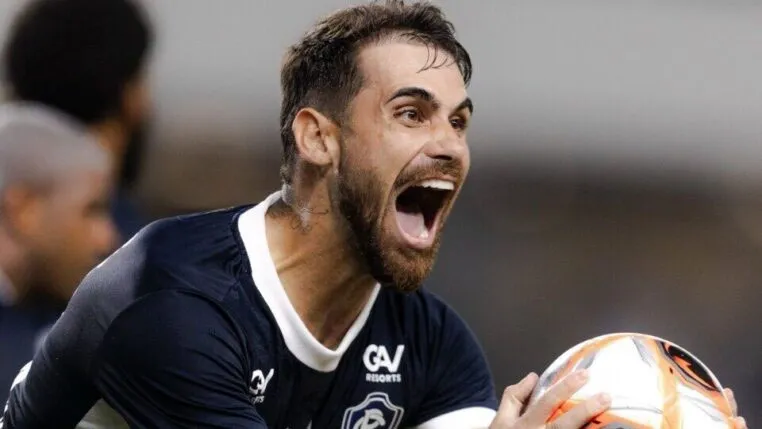 Atacante Felipe Vizeu do Clube do Remo