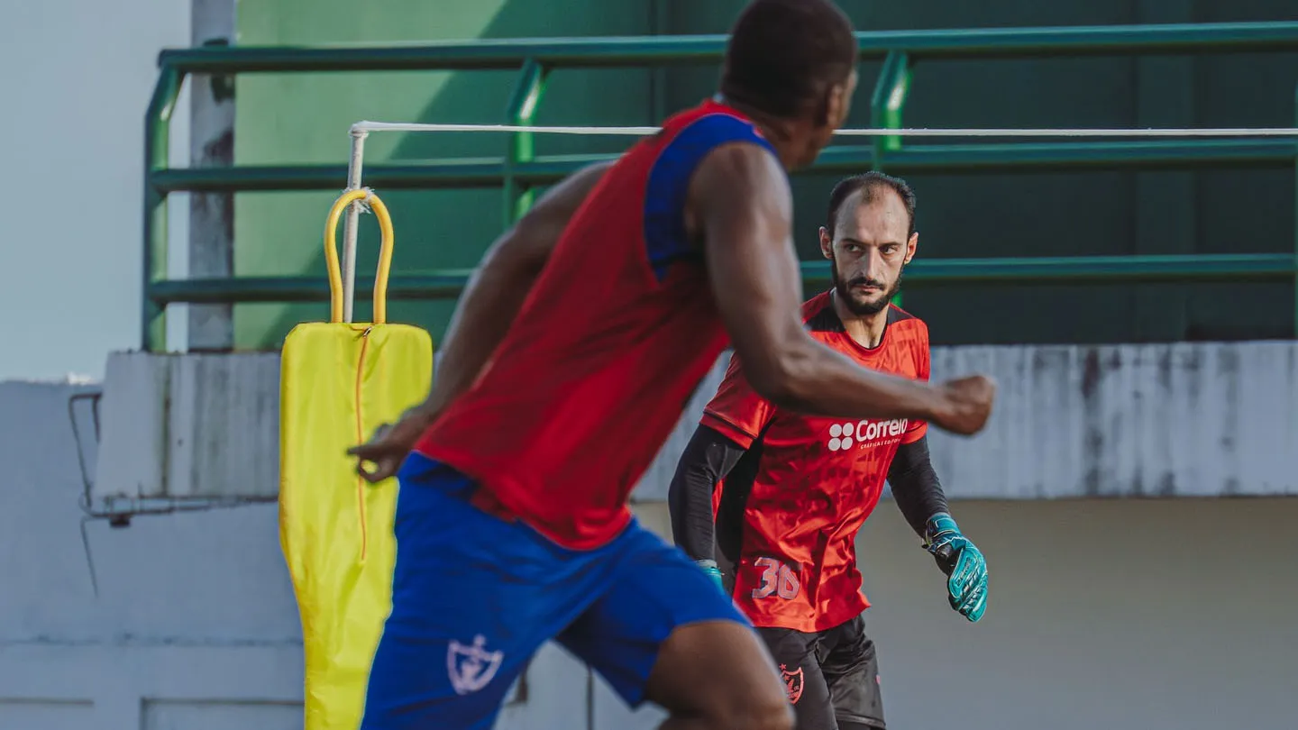 Goleiro Axel Lopes é uma das lideranças no elenco do Águia de Marabá.
