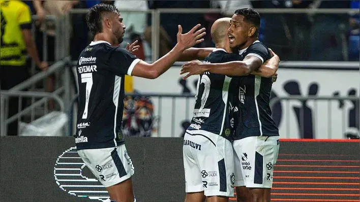 Para comemorar: Leão segue invicto e na vice-liderança