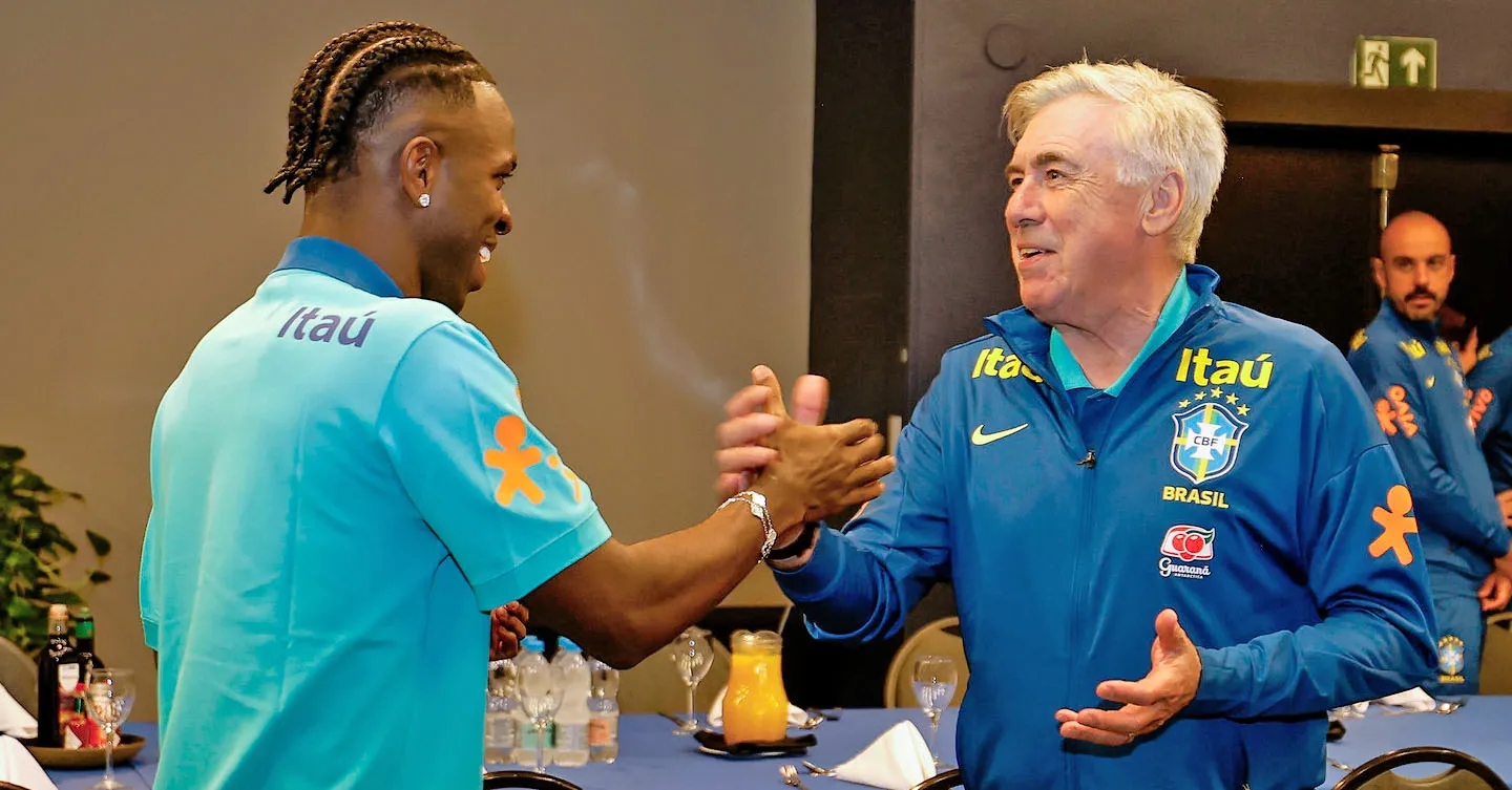 Vini Jr. e Ancelotti se reecontraram, agora no Brasil