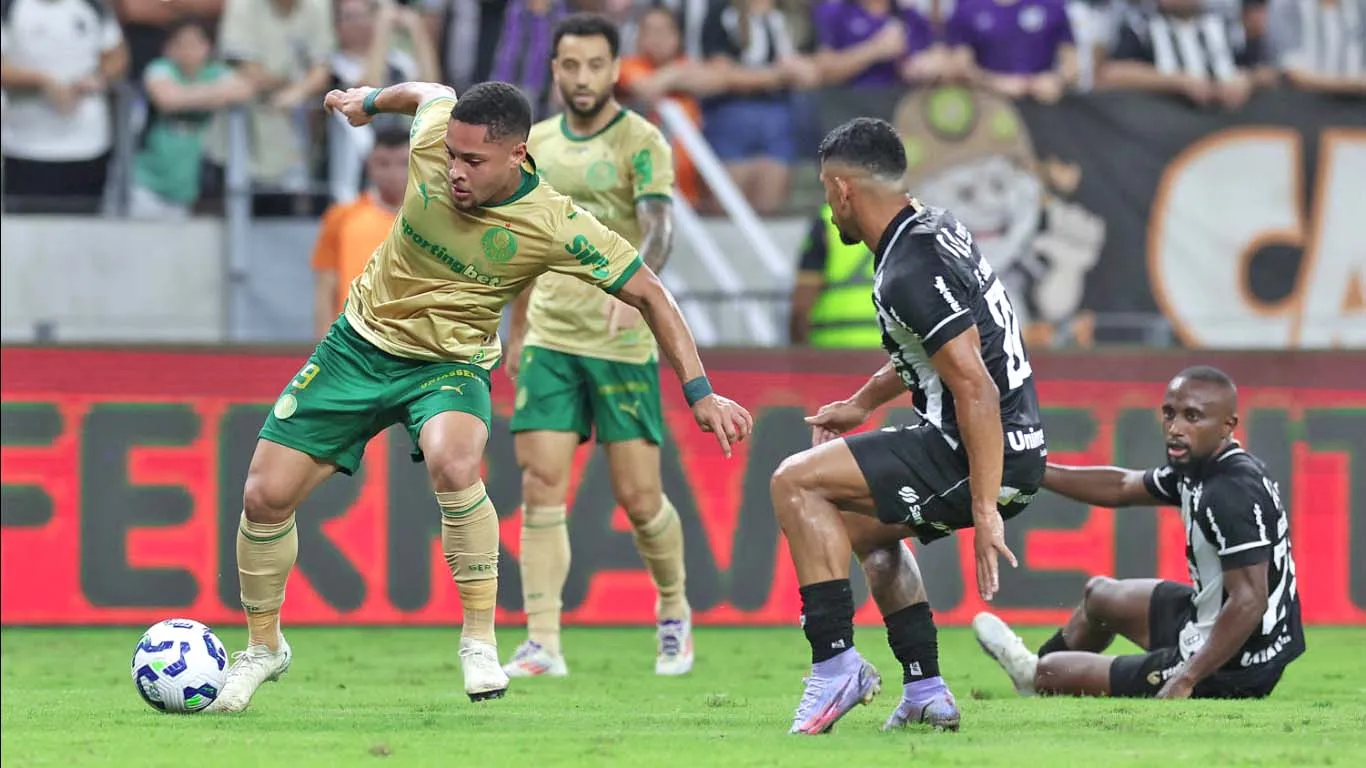 Vitor Roque já balançou as redes, mas gol legítimo foi anulado