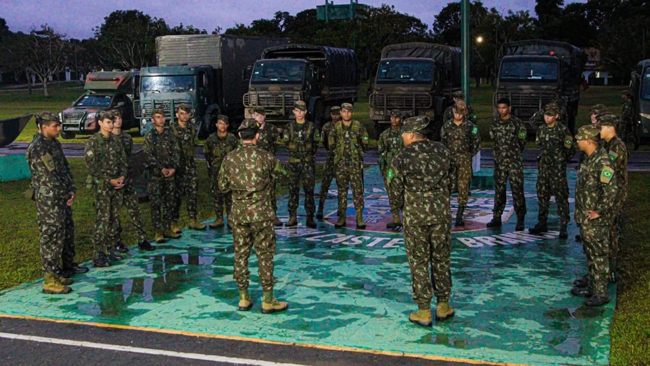 Ao Exército, cabe a tarefa de prestar apoio logístico e de comando e controle.