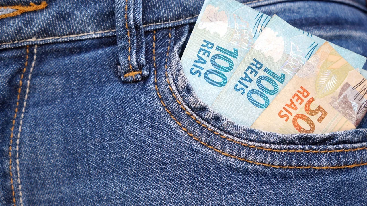 A medida representa um reforço na economia nacional, além de aliviar o orçamento de milhões de brasileiros que dependem de benefícios previdenciários.