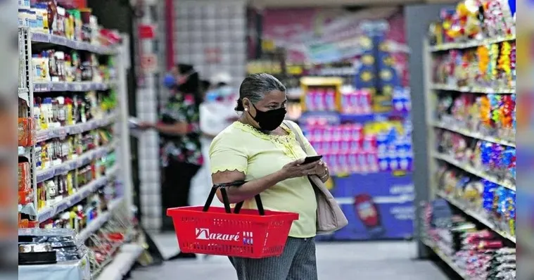 Os supermercados também registraram alta nos preços, embora em um ritmo bem menor, de 1,20%, assim como os sacolões e hortifrutis (1,98%).